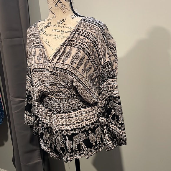 Romper - Picture 2 of 4